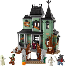 Load image into Gallery viewer, LEGO® Creator 3in1 Haunted Mansion - 31167