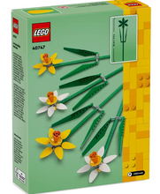 Load image into Gallery viewer, LEGO® Daffodils – 40747 - Buy any Botanicals Set $49.99 or More Get 40747 Daffodils for $5.00