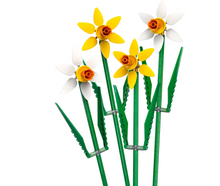 Load image into Gallery viewer, LEGO® Daffodils – 40747 - Buy any Botanicals Set $49.99 or More Get 40747 Daffodils for $5.00