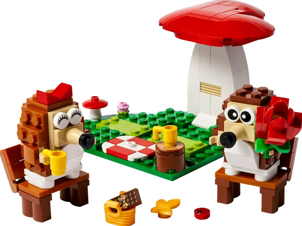 LEGO® Hedgehog Picnic Date – 40711