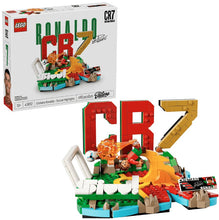 Load image into Gallery viewer, LEGO® Editions Cristiano Ronaldo – Soccer Highlights - 43012
