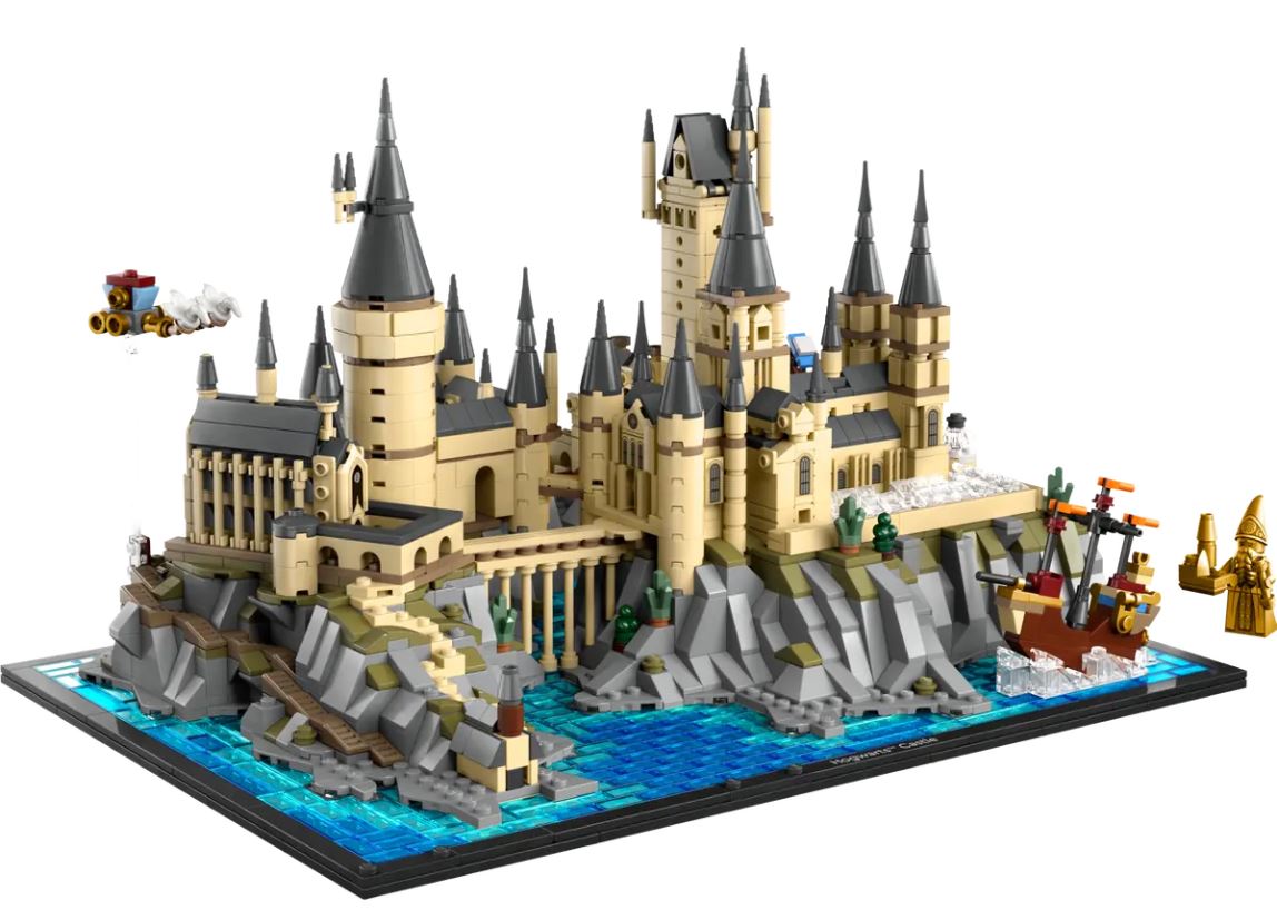 We Build The LEGO Hogwarts Castle and Grounds, A Showcase of